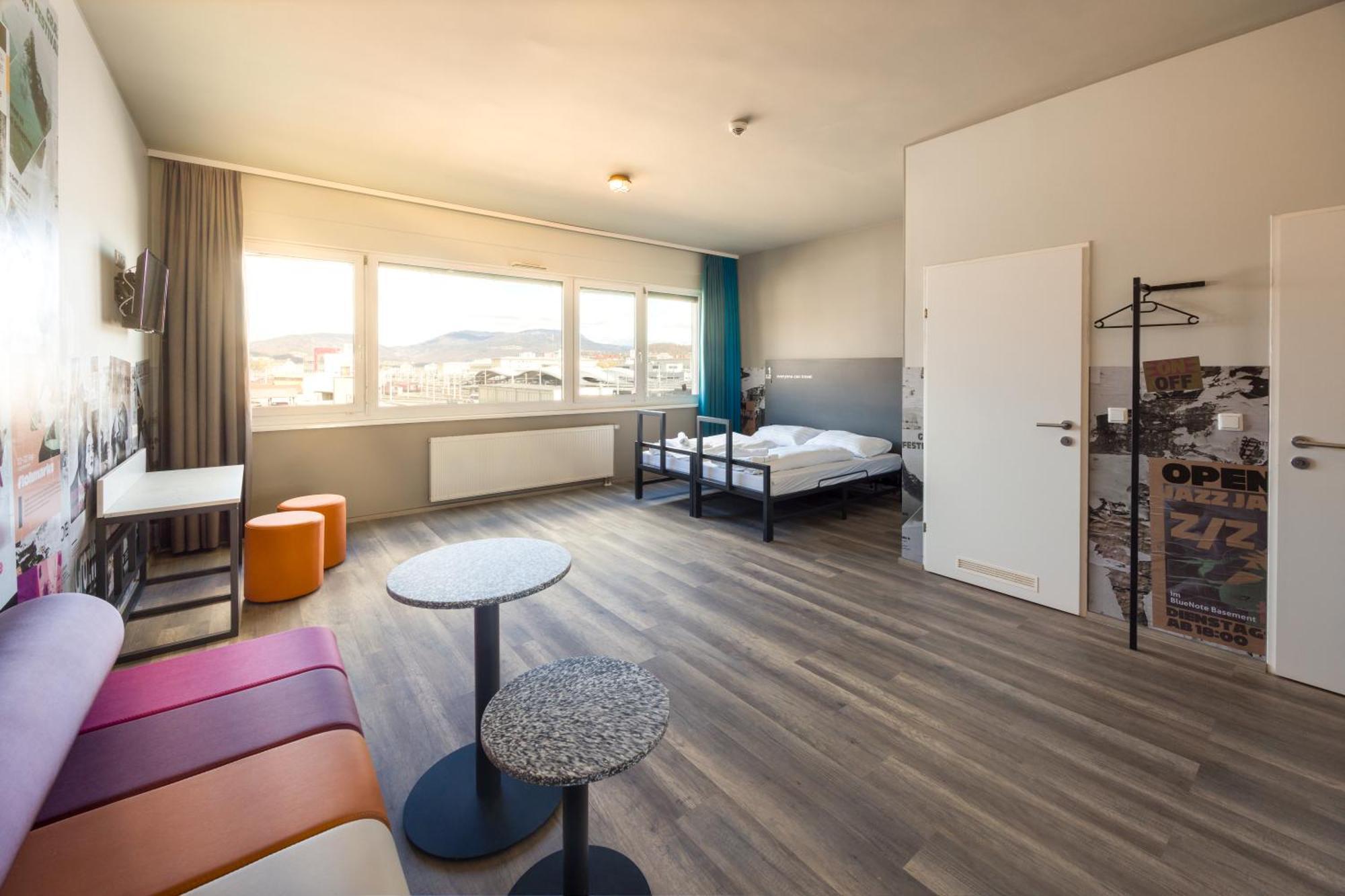 A&O Graz Hauptbahnhof Hostel Bagian luar foto